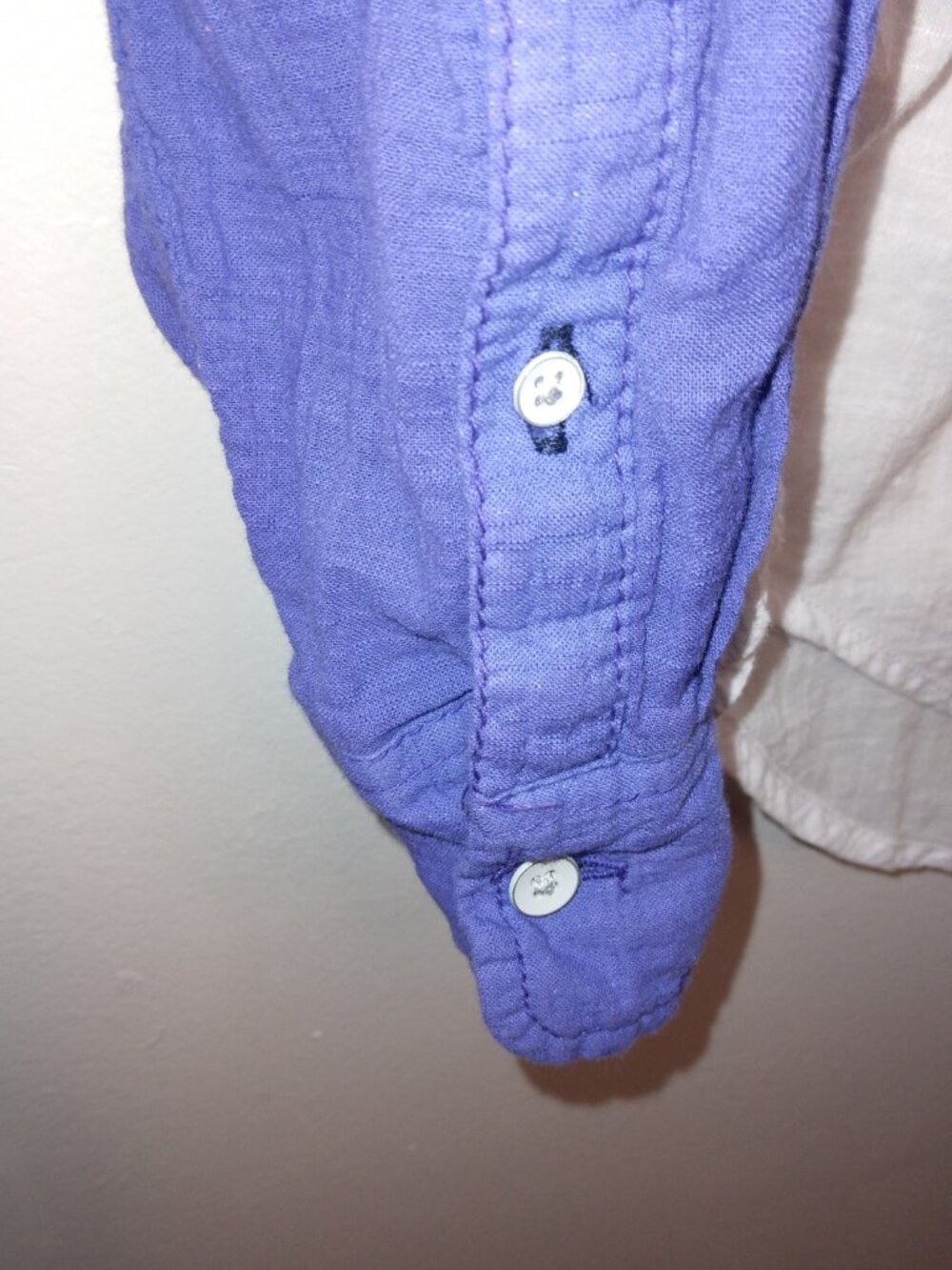 WOMEN'S BLUE/WHITE OMBRE BUTTON DOWN SHIRT - SIZE S - Picture 4 of 4